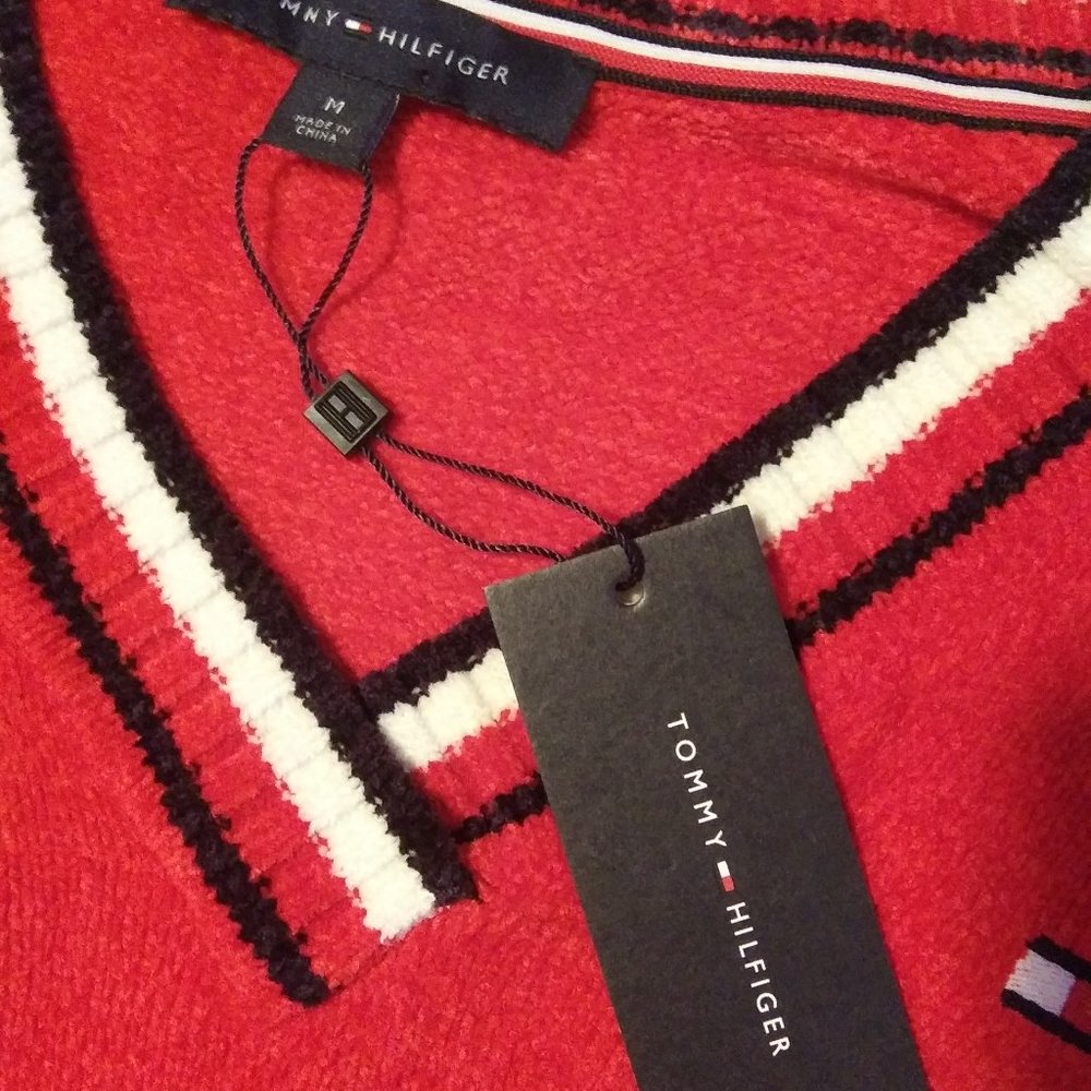 NWT Womens Tommy Hilfiger V neck chenille sweater M